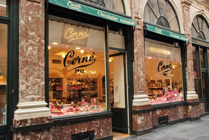 patisserie-BERRE LES ALPES-min_chocolate_chocolaterie_shop_luxury_chic_gallery_brussels_belgium-558146